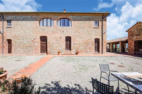 Photo 30 - Tuscan Farmhouse in Peccioli with Swimming Pool near Lakes