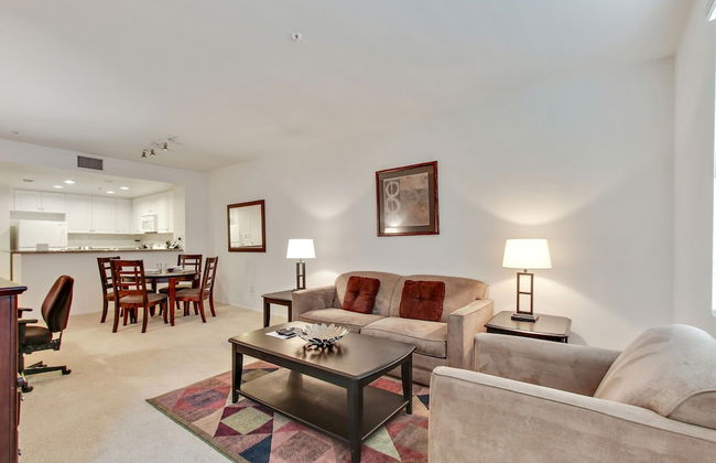Global Luxury Suites at The Village - Foto 28