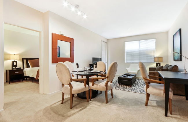 Global Luxury Suites at The Village - Foto 17