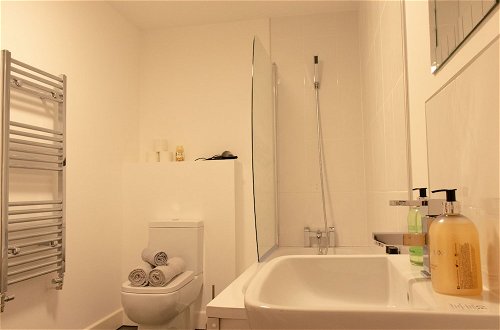 Foto 9 - Livestay-1bed Apt With Private Balcony Heathrow
