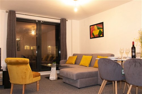Photo 9 - Livestay - Chic One Bed Apartment Near Heathrow