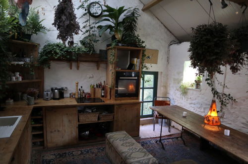 Photo 33 - 2 Luxury Yurts & Barn Kitchen Big Garden- Sleeps 9