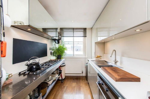 Photo 3 - Long Stay Discounts - Unique 2bed Flat, Portobello Road