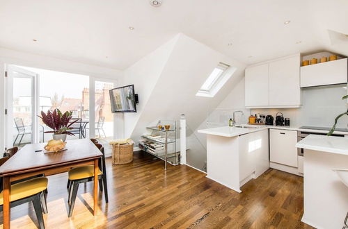 Foto 18 - Beautiful 2 Bed W Roof Terrace in Holland Park