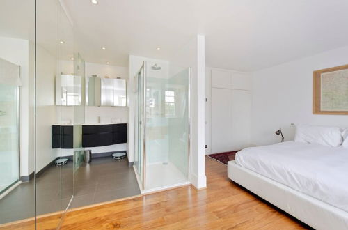 Photo 6 - Beautiful 2 Bed W Roof Terrace in Holland Park