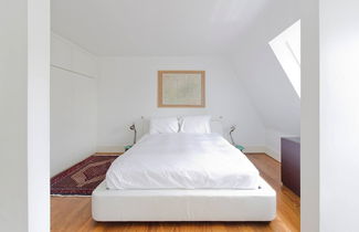 Photo 3 - Beautiful 2 Bed W Roof Terrace in Holland Park