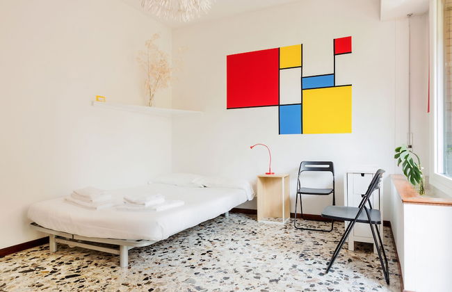 Mondrian Apartment in Milan - Photo 3