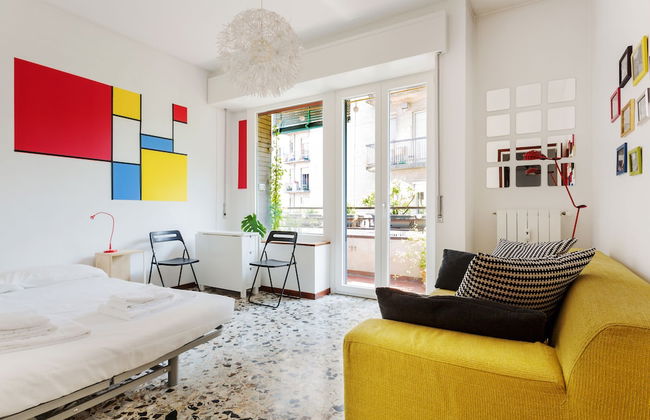 Mondrian Apartment in Milan - Photo 1
