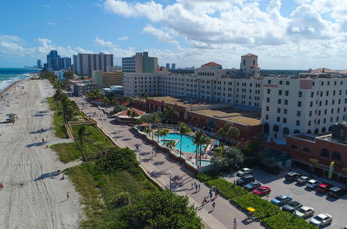 Photo 18 - 227 City View Hollywood Beach