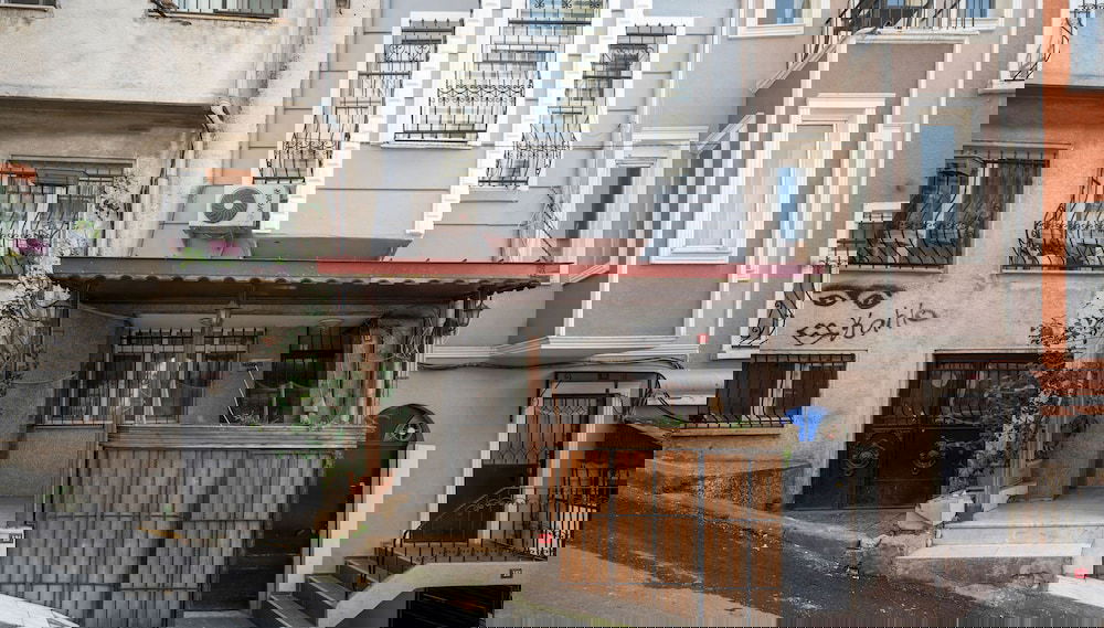 Primary image