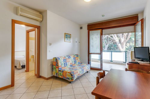 Photo 6 - Comfy Apartment in Milano Marittima near Pine Forest