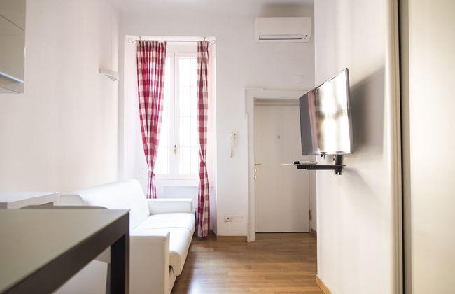 White and Clean Apartment near Metro MM1 - Photo 16