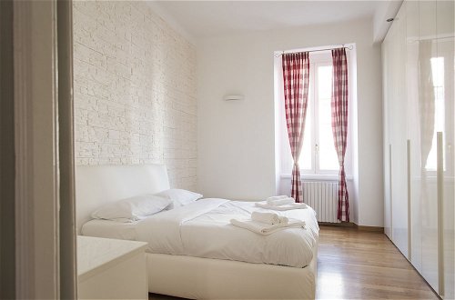 Photo 2 - White and Clean Apartment near Metro MM1
