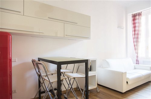 Photo 14 - White and Clean Apartment near Metro MM1