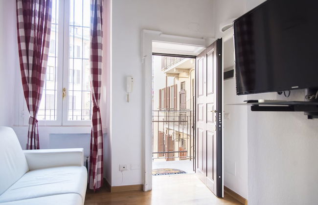White and Clean Apartment near Metro MM1 - Photo 15