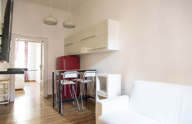 White and Clean Apartment near Metro MM1 - Photo 12