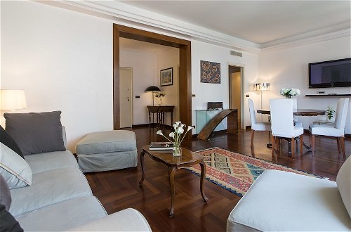 Photo 18 - Rental In Rome Ponte Milvio Apartment