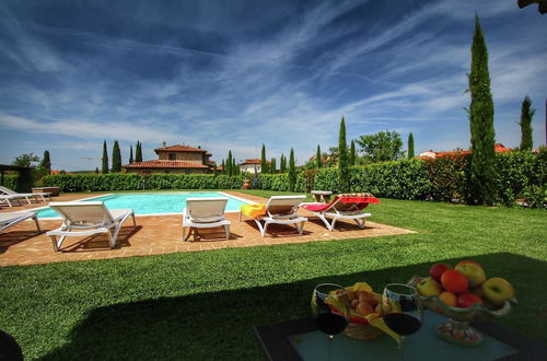 Photo 18 - Tuscan Style Apartment with View of the Hills