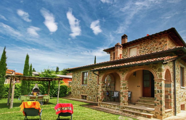 Tuscan Style Apartment with View of the Hills - Photo 35