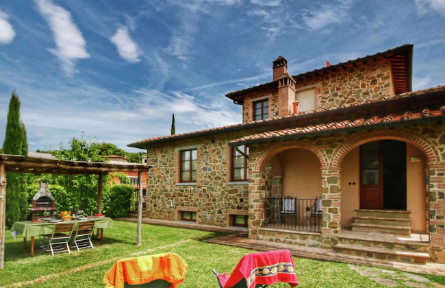Tuscan Style Apartment with View of the Hills - Photo 36