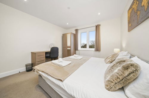 Photo 10 - Heathrow Living Serviced Apartments by Ferndale