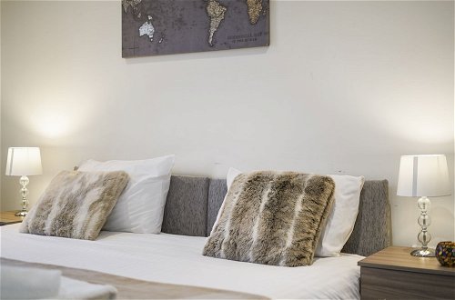 Photo 14 - Heathrow Living Serviced Apartments by Ferndale