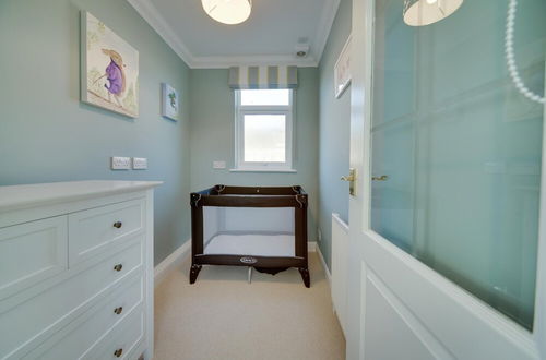 Photo 21 - Super 5 Bedroom Family Friendly Retreat Rustington