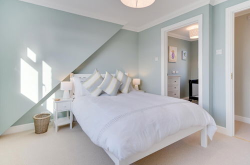 Photo 4 - Super 5 Bedroom Family Friendly Retreat Rustington