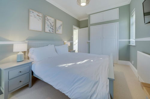 Photo 9 - Super 5 Bedroom Family Friendly Retreat Rustington