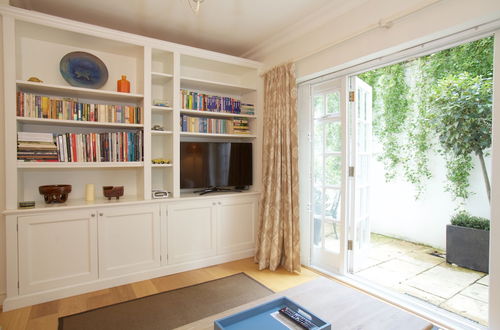 Photo 18 - A Place Like Home - Two Bedroom Flat near Gloucester Road