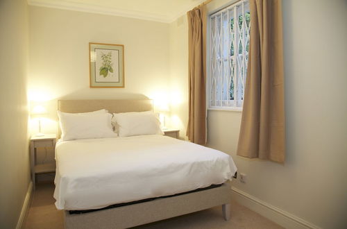 Photo 2 - A Place Like Home - Two Bedroom Flat near Gloucester Road