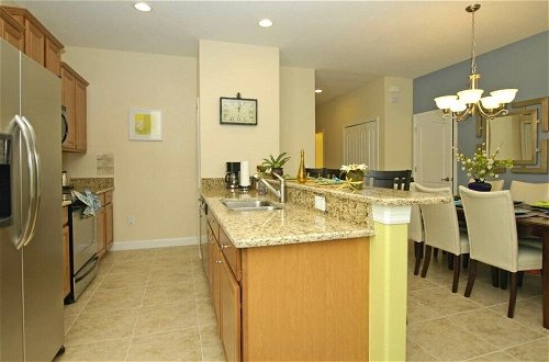 Photo 2 - Paradise Palms- 5 Bed Townhome W/splashpool-3020pp 5 Bedroom Townhouse by RedAwning