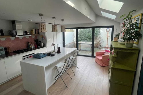 Foto 6 - Stylish and Spacious 2 Bedroom House in Brixton