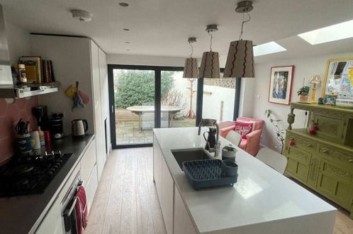 Photo 5 - Stylish and Spacious 2 Bedroom House in Brixton
