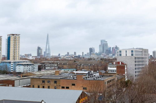 Foto 13 - Spacious 2 Bedroom Flat With City Views in Bermondsey