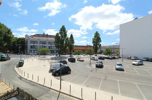 Photo 21 - Bright 1 Bedroom With Lovely Balcony in Lisbon