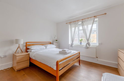 Photo 3 - Stylish and Central 1 Bedroom Flat in Maida Vale