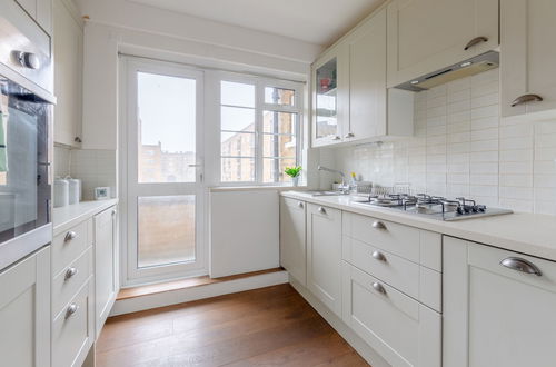 Photo 10 - Stylish and Central 1 Bedroom Flat in Maida Vale