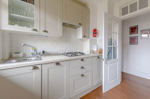 Photo 12 - Stylish and Central 1 Bedroom Flat in Maida Vale