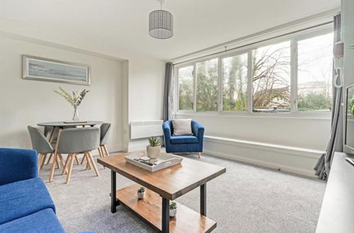 Photo 7 - Stylish 1-bed Apartment in Tunbridge Wells