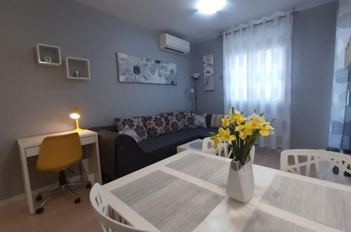 Photo 25 - Verdi 1-bed Apartment in Split