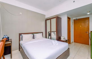 Photo 1 - Relaxing Studio Apartment At Margonda Residence 2 Near Ui