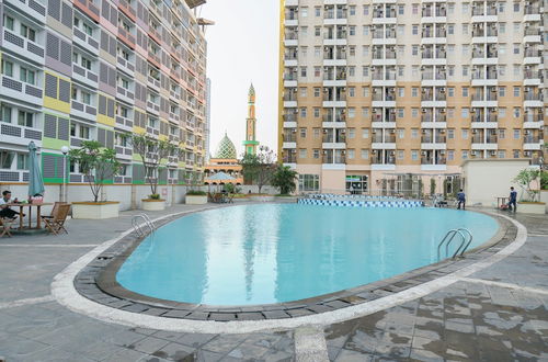 Photo 16 - Relaxing Studio Apartment At Margonda Residence 2 Near Ui