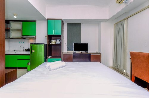 Foto 7 - Relaxing Studio Apartment At Margonda Residence 2 Near Ui