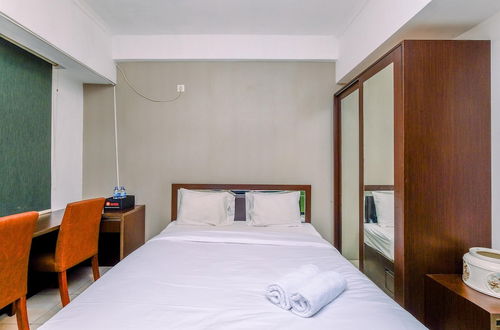 Photo 6 - Relaxing Studio Apartment At Margonda Residence 2 Near Ui