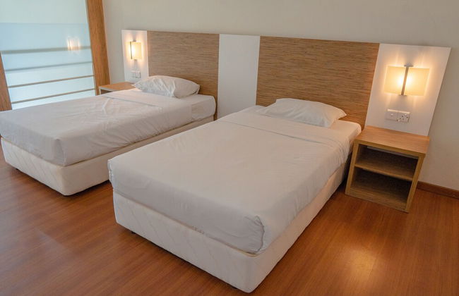 The CEO Executive Suites - Photo 6