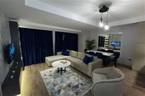 Foto 6 - Brand-new 2 1 Apartment-near Mall of Istanbul