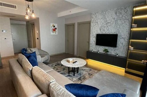 Foto 5 - Brand-new 2 1 Apartment-near Mall of Istanbul