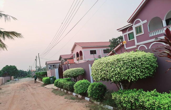 Spacious, Quiet & Cozy- Close to Highway-parking - Foto 36