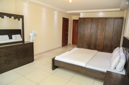 Photo 4 - Executive Suites